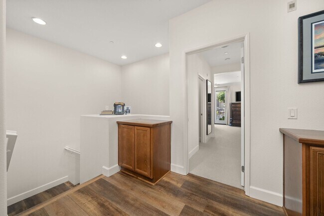 Building Photo - 13190 Murano Ave