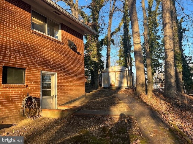 Building Photo - 6323 Fenton Ct