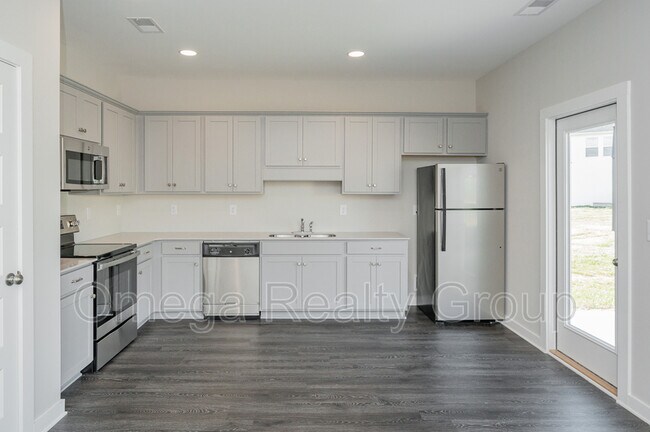 Building Photo - 45 Red Oak Ct