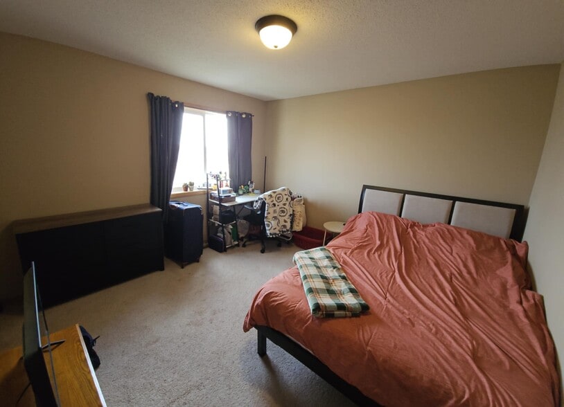 Bedroom 3 - 2156 Willow Trail