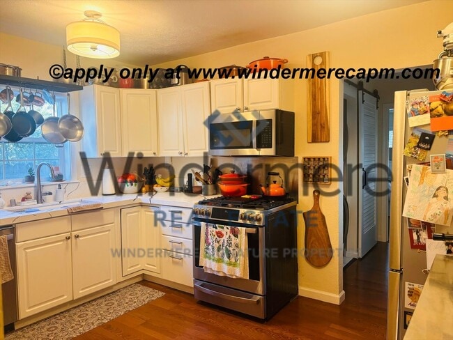 Building Photo - Beautifully Remodeled 2 Bedroom, 2 Bath Duplex on Freeport Blvd.- Now available!