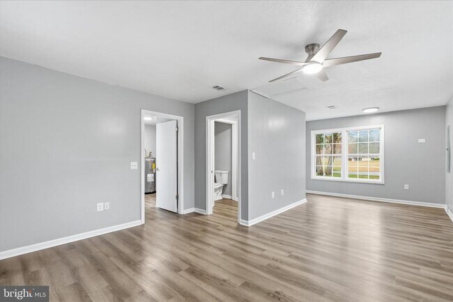 Building Photo - 130 Cox Rd