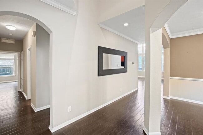 Building Photo - 1606 Sunderland Dr