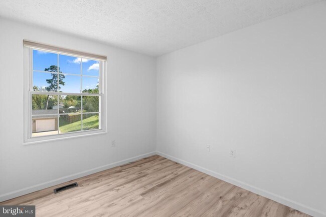Building Photo - 3500 Manis Rd