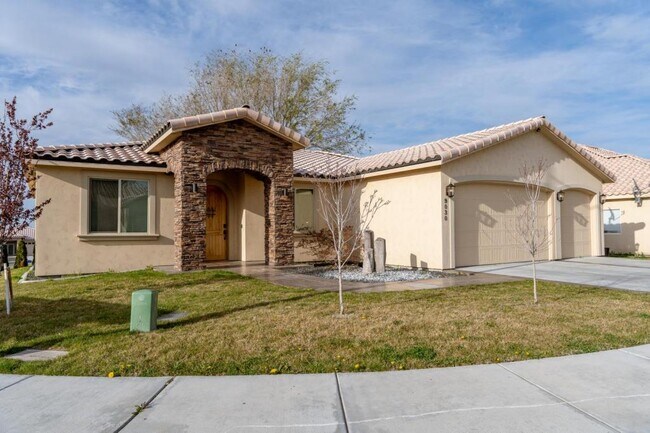 Primary Photo - 9030 W Rio Grande Ave