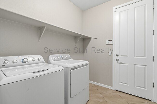 Building Photo - 14479 W Desert Flower Dr