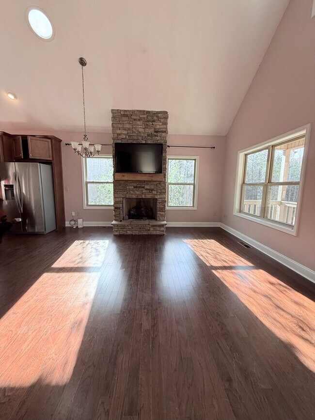 Building Photo - Beautiful Mountain Home near Cleveland