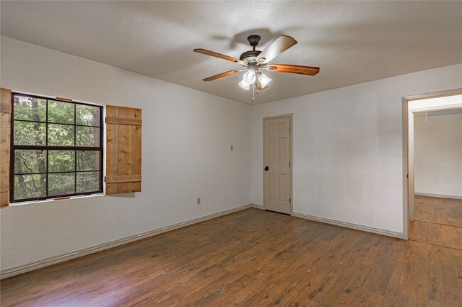 Building Photo - 73 Thomas Lake Rd