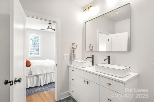 Building Photo - 1314 Carolyn Dr