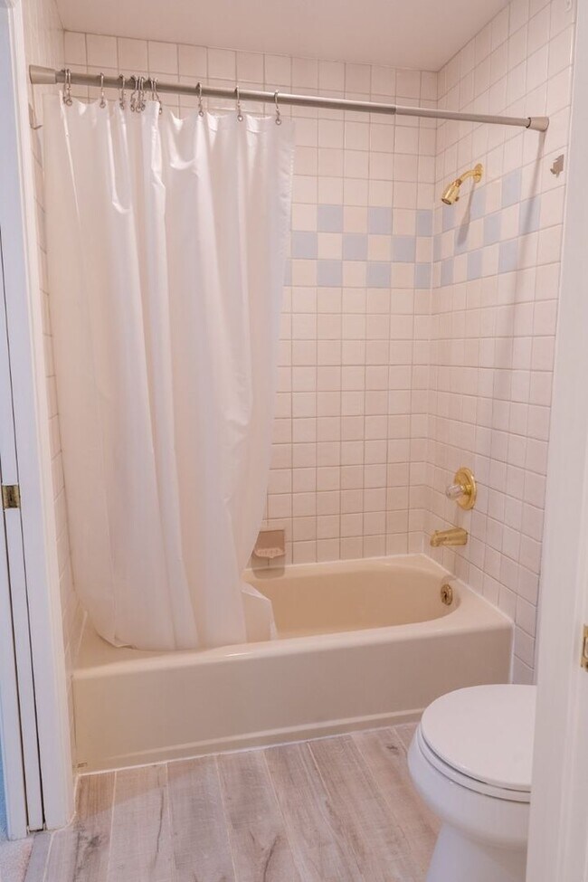 Building Photo - 4bd/3.75ba