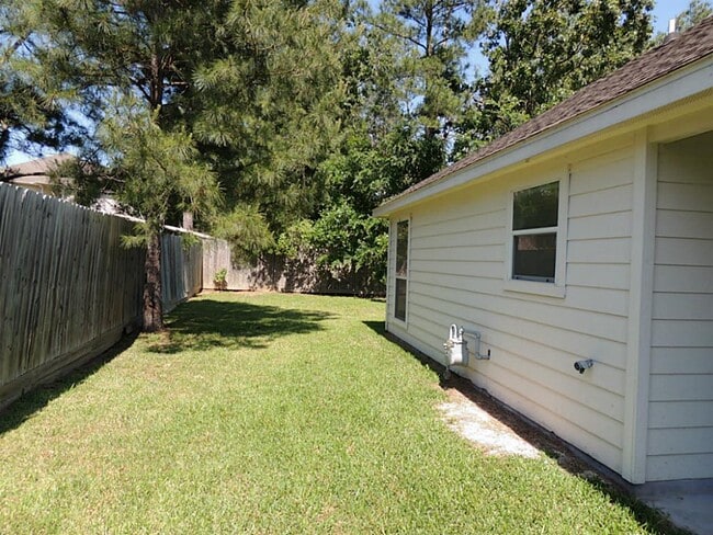 Building Photo - 236 Canterbury Dr