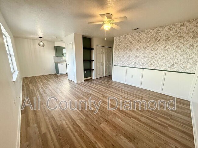 Building Photo - 506 11th St N