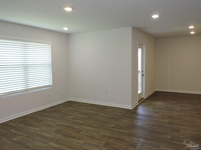 Building Photo - 7580 Steeplechase Blvd