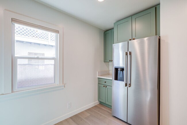 Building Photo - Riverside Residences