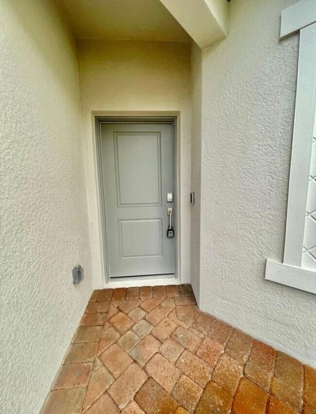 Building Photo - ***BEAUTIFUL - ANNUAL RENTAL***NEWER CONST...