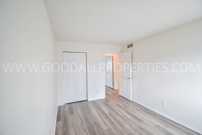 Building Photo - Get half off your first month’s rent when ...