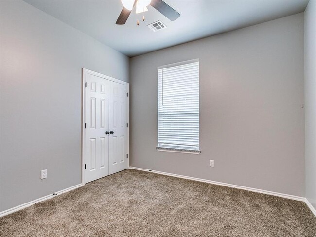 Building Photo - 1734 Eighty-Niner Ter