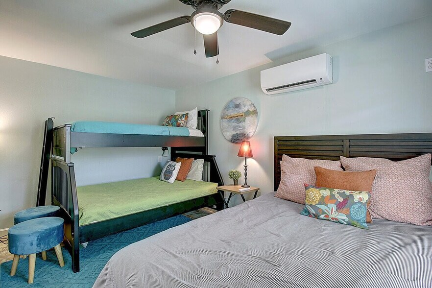 Building Photo - 134 N Alister St