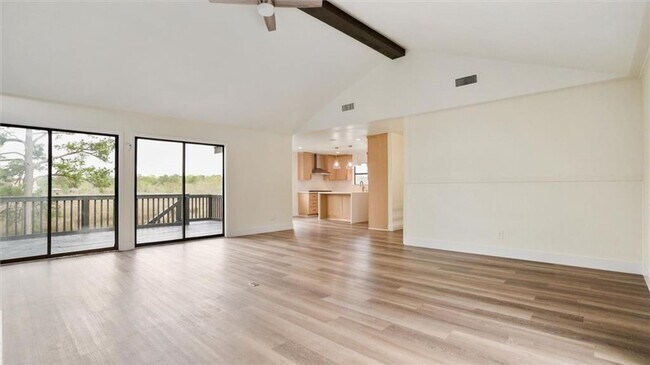 Building Photo - Renovated Waterfront Home