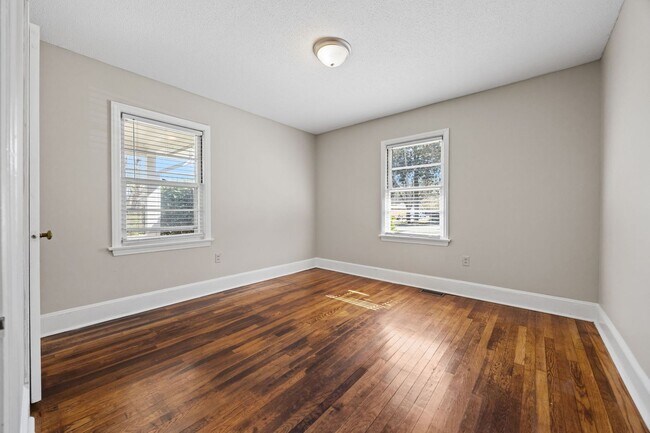 Building Photo - Duplex