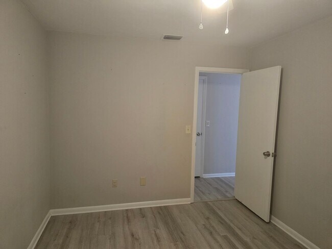 Building Photo - 6853 Grove Rd