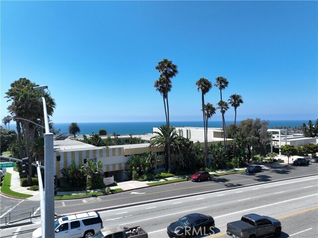 Building Photo - 404 Calle Miramar