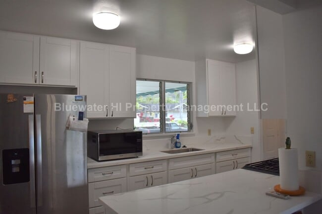 Building Photo - Enchanted Lake, Kailua 3 bedroom, 2 bath s...