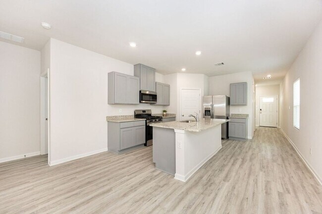 Building Photo - 1020 Renova Dr