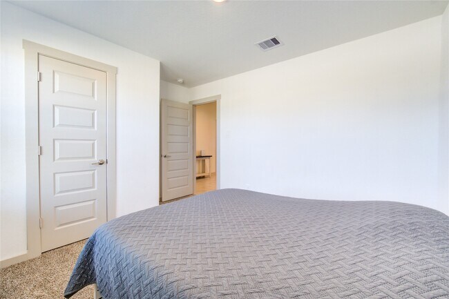 Building Photo - 4006 Elk Crk Ct