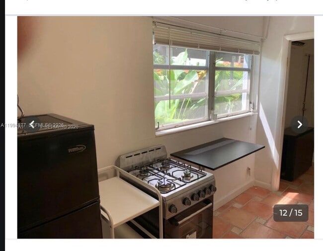 Building Photo - 4230 SW 11th St