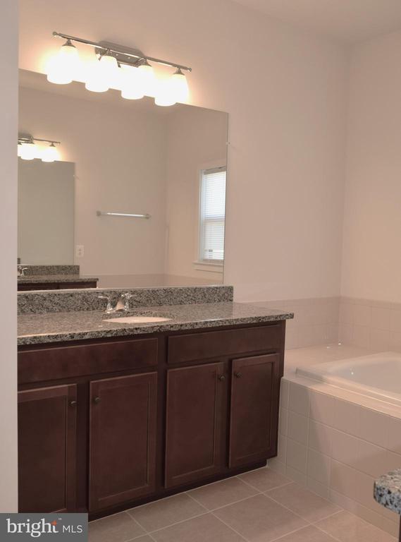 Building Photo - 23079 Sullivans Cove Sq