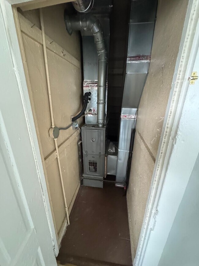 Building Photo - Interested in a two-bedroom house that includes a large garage. Please let us know