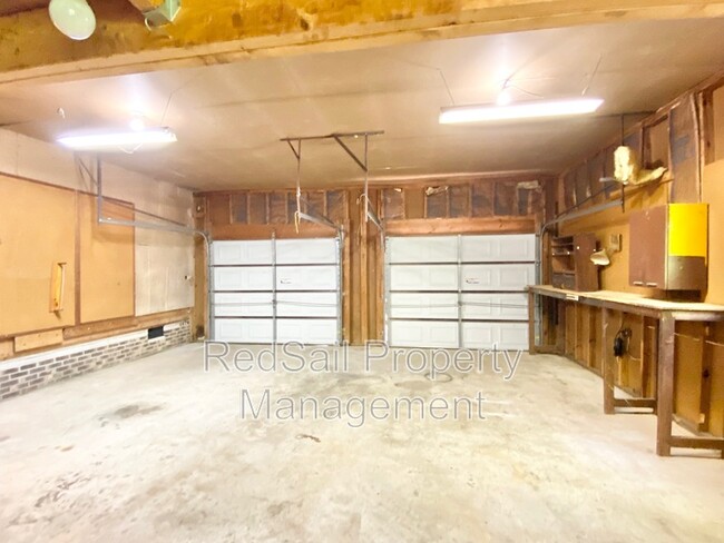 Building Photo - 145 Linda Dr