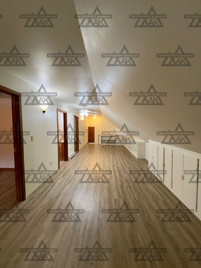 Building Photo - Spacious 3BR, 2.5BA Home off Chena Hot Springs Rd Dog Friendly