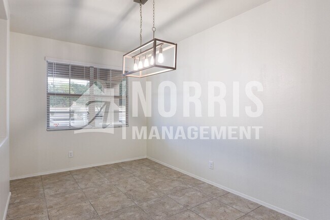 Building Photo - Beautiful Home in Mission Royale