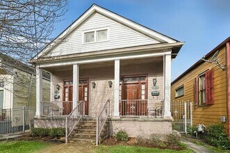 Building Photo - 2122 Valmont St