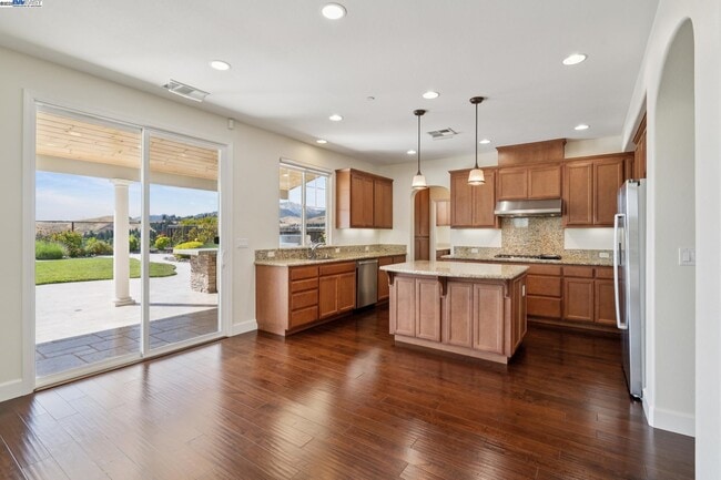 Building Photo - 454 Bengali Ct