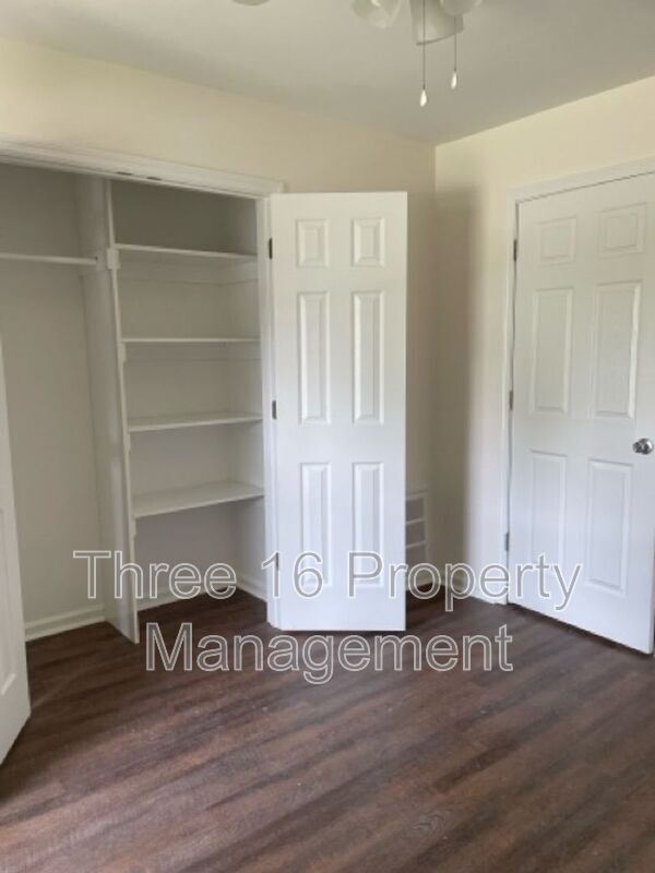 Building Photo - 4207 Fairfield Cir