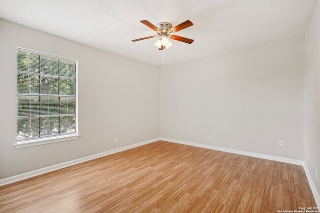 Building Photo - 10609 Starcrest Dr