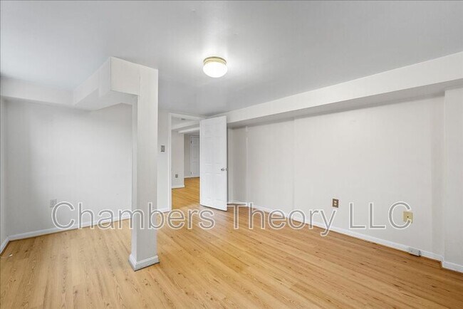 Building Photo - 1105 20th St