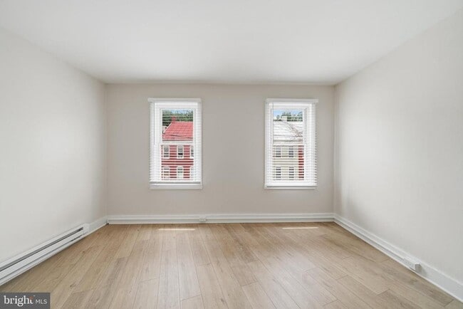Building Photo - 403 W South St