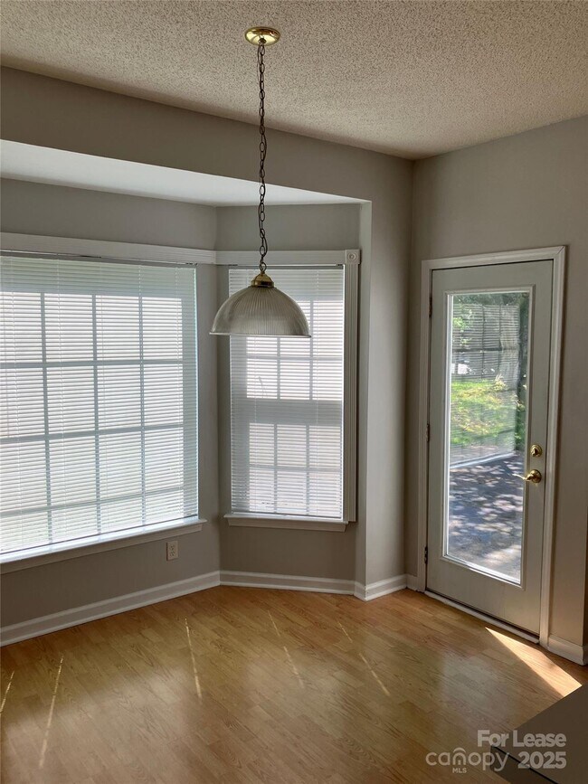 Building Photo - 7525 Montrachet Ln