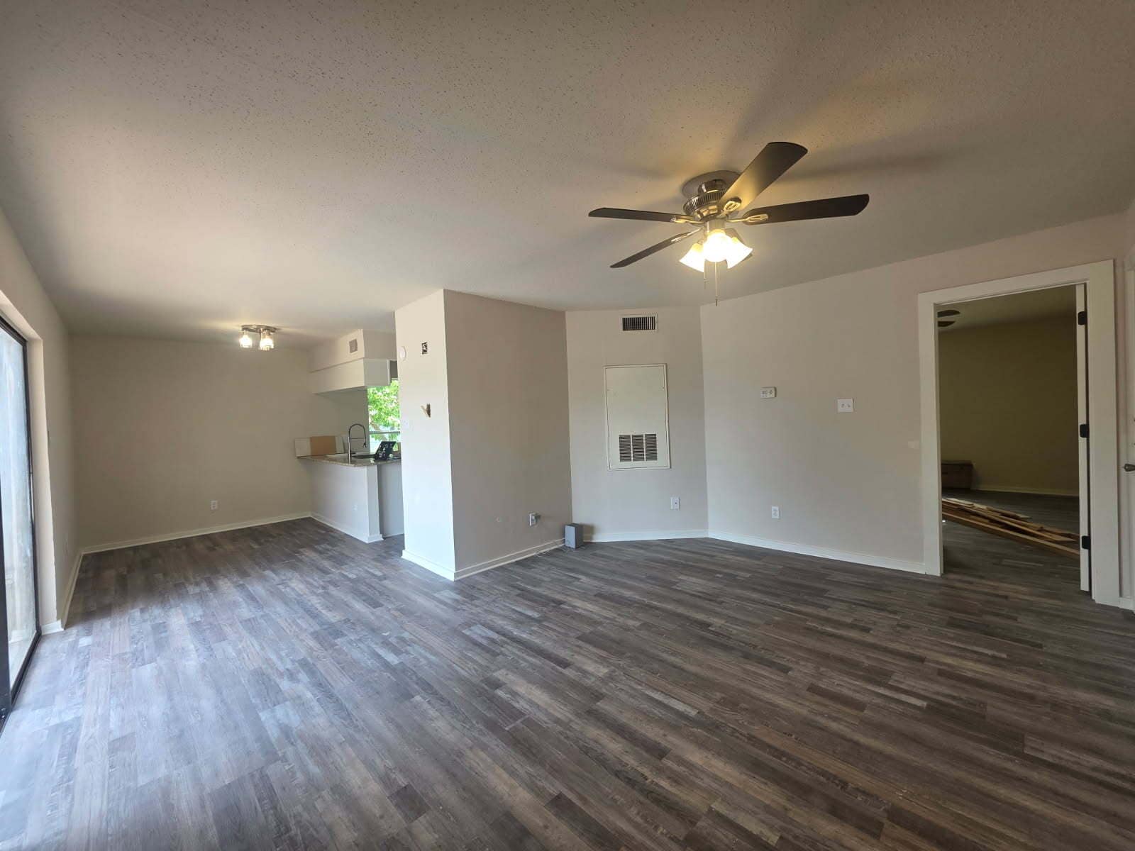 Building Photo - 1020 Autumn Cir