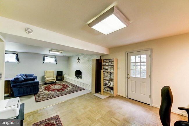Building Photo - 6724 Baron Rd