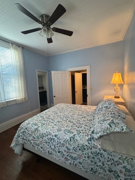 Building Photo - 320 E 5th Ave