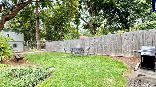 Building Photo - 705 N A St