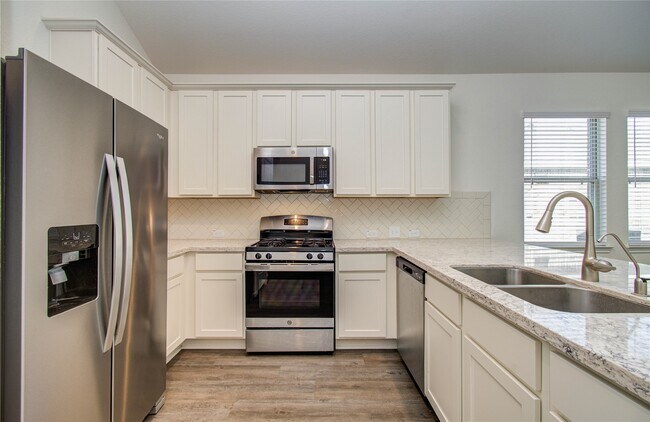 Building Photo - 8426 Beacon Bay Cir