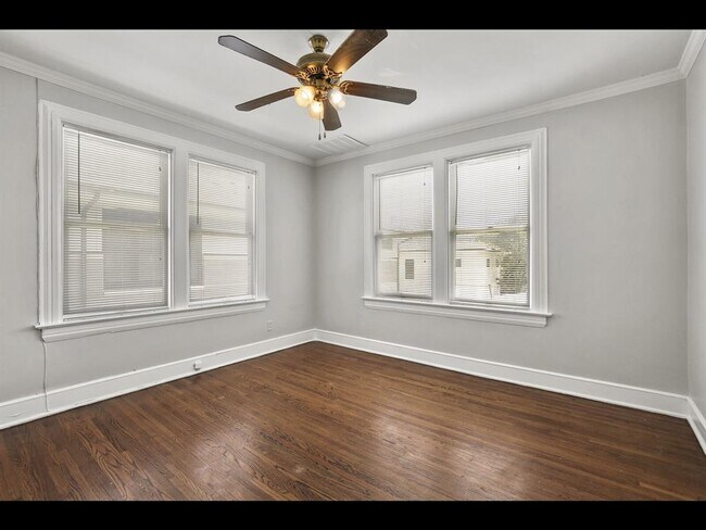 Building Photo - 6000 Velasco Ave