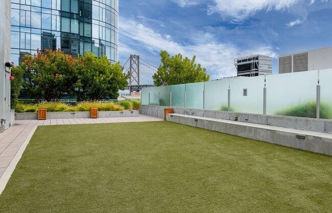 Building Photo - Fantastic Penthouse w/ Balcony and one car valet - 1BR/1 Office/1.5BA - Lumina / SOMA