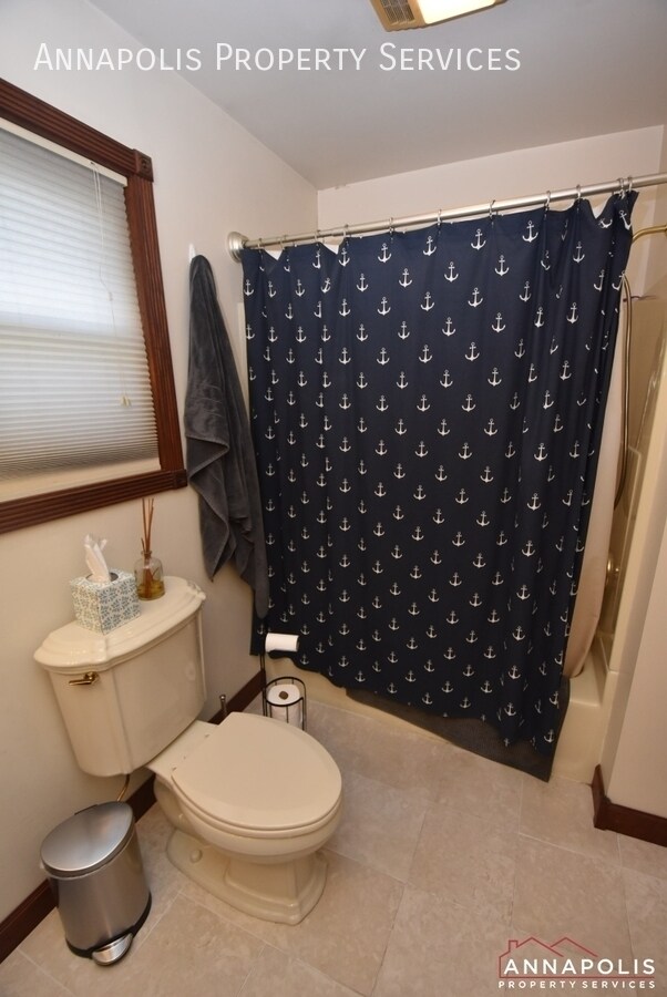 Building Photo - 1200 Bay Highlands Dr